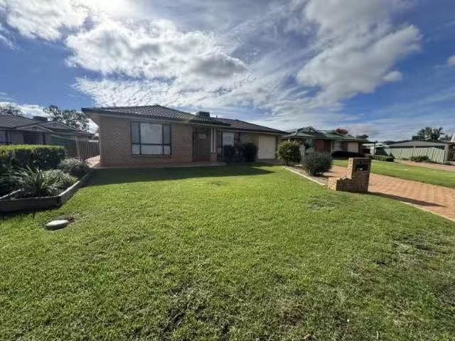 11 Tulloch Pl, Dubbo House for rent Listed by Renay Armstrong.