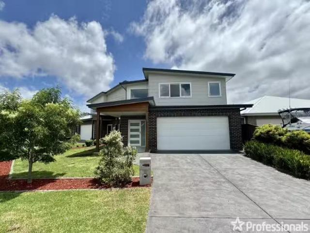 11 Turnstone Vista, South Nowra Townhouse for rent Listed by.