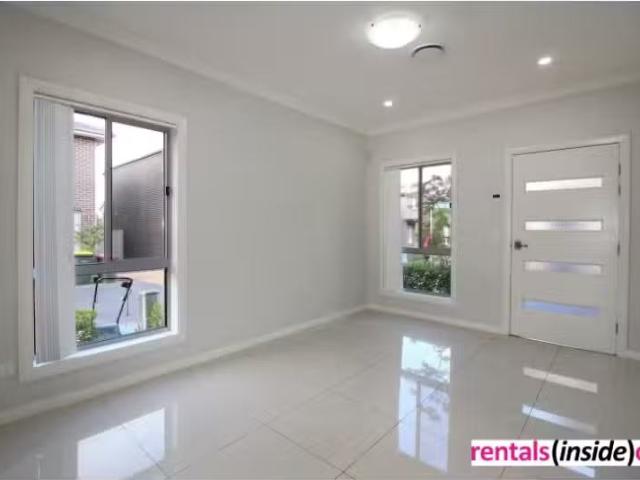 11 Varsha Glade, WOODCROFT Townhouse for rent Listed by Alan.