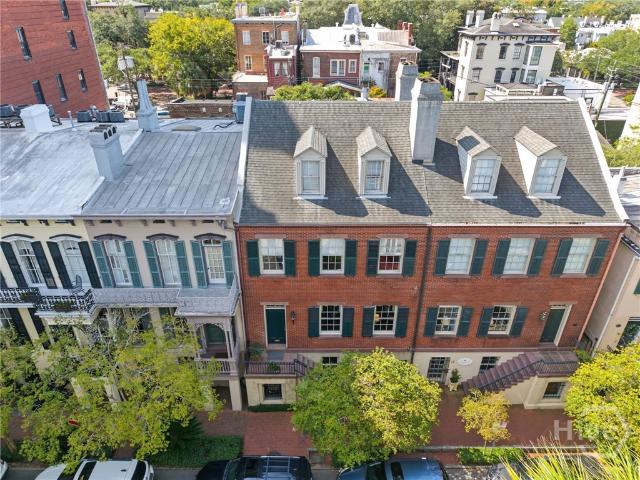 11 W Charlton Street
