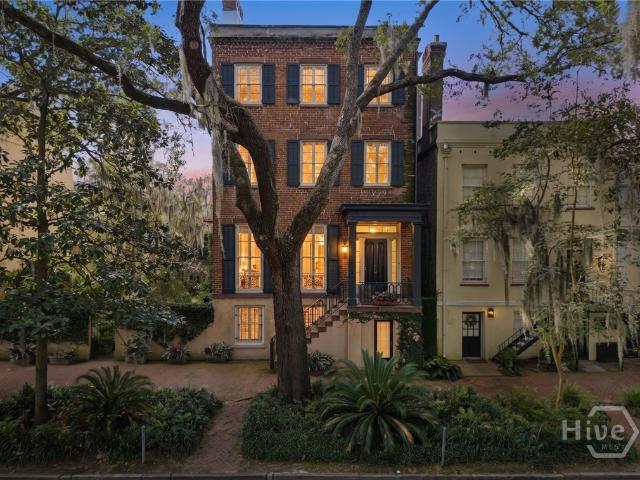 11 W Jones Street