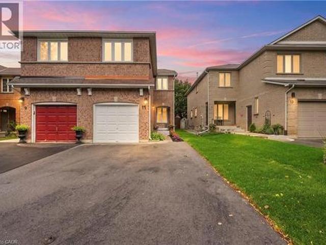 11 Wakefield Lane, Waterdown, ON, L8B 0M2 house for sale | Listing ID 40858 | Royal LePage