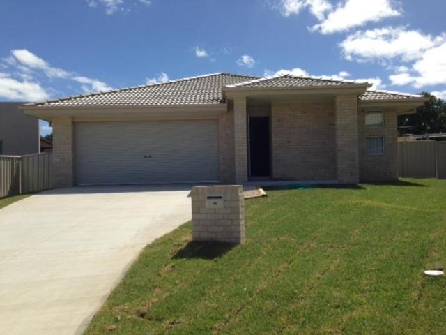 11 Water Gum Close, TAMWORTH NSW 2340