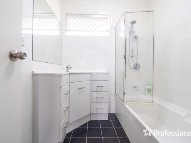 11 Wendover StreetKeperra QLD 4054, Australia