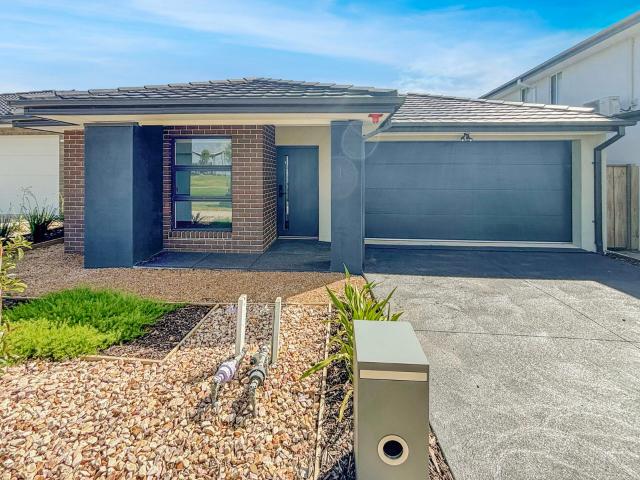 11 Whitewing Street