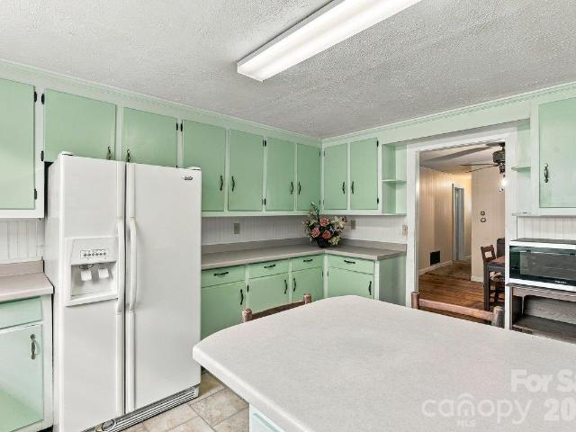 11 Whitt Road