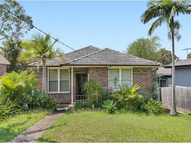 11 Windeyer Avenue, Gladesville House for rent Listed by Jaci.