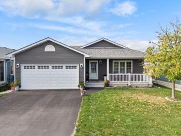 11 Windward Way N