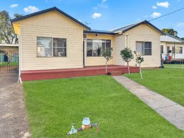 11 William Morris Avenue, Narrabri House for rent Listed by E.
