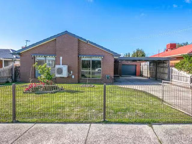 11 Wills Street, Sunbury, VIC 3429