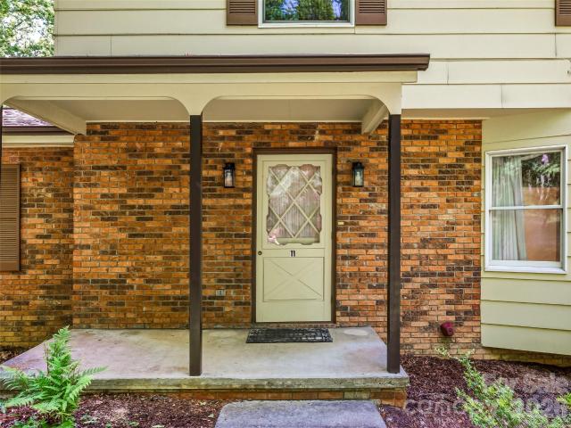 11 Woodmere Drive