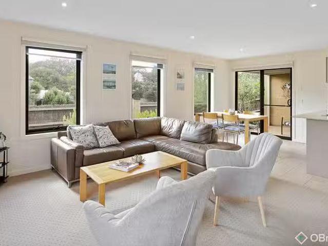 1/1 Wyndham Avenue, Cowes, VIC 3922