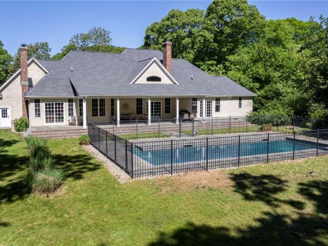 11 Yarmouth Drive