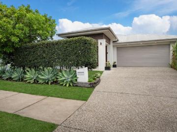 11 yatala street pimpama qld house for rent lj hooker