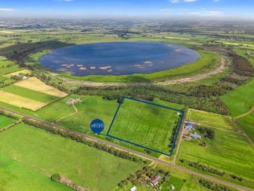 11+ ACRES WITH VIEWS OF LAKE ELINGAMITE