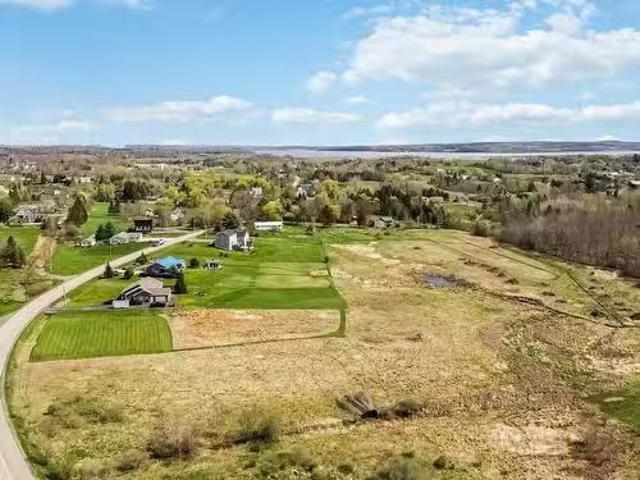 11 Acres Falmouth person Road, Falmouth, NS, B0P 1P0 vacan.
