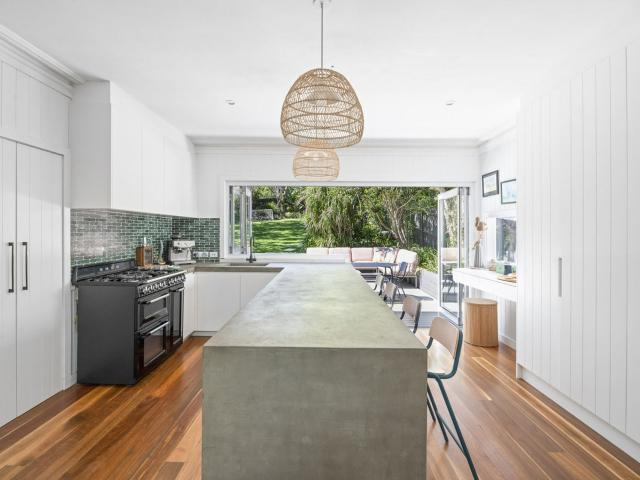 11 Alexander Road, Avalon Beach NSW