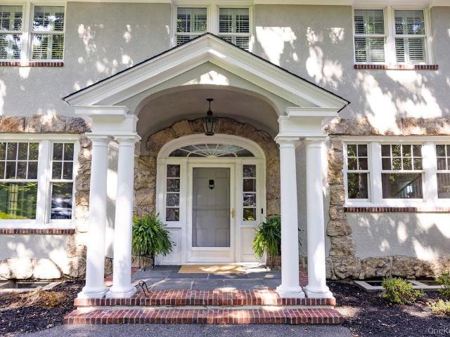 11 Arbutus Lane