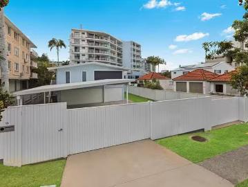 11 Arthur Street, Kings Beach, QLD 4551