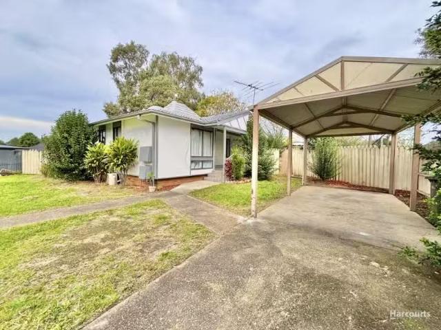 11 Atkinson Place, Airds House for rent Listed by Campbelltow.