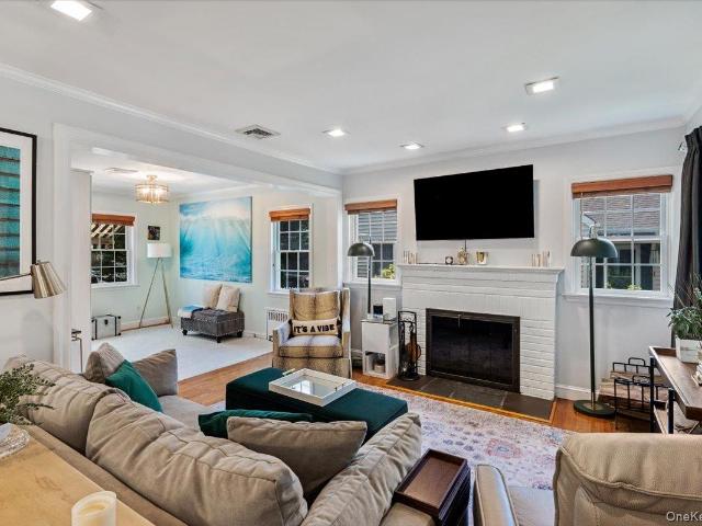 11 Bayside Avenue