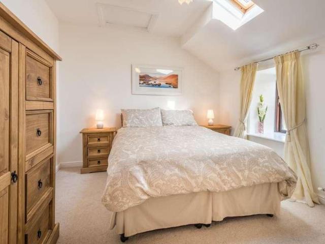 11 bed house for sale