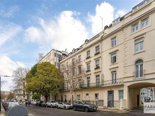 11 bed house for sale