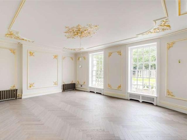 11 bed house for sale