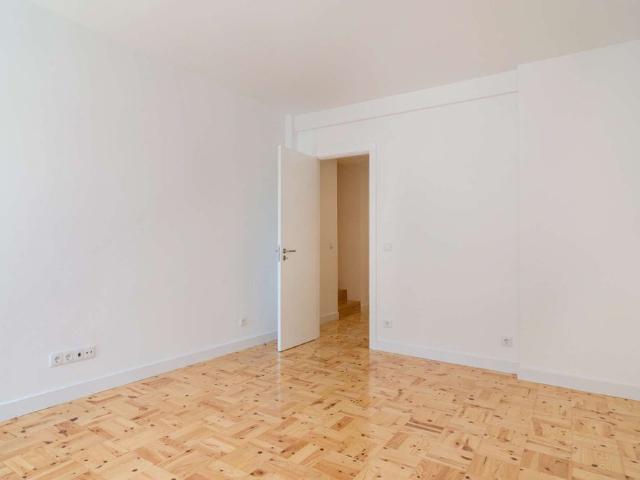 1+1 bedroom apartment for rent, in Algés