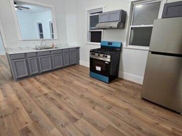 11 bedroom, Chelsea MA 02150 105548480