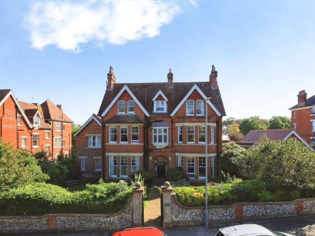11 bedroom detached house for sale