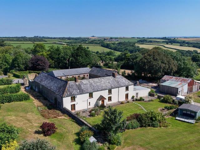 11 bedroom detached house for sale