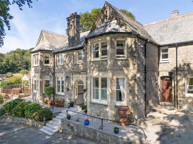11 bedroom detached house for sale