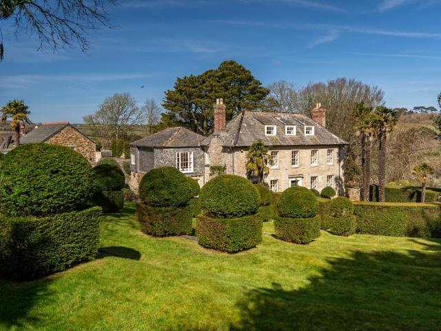 11 bedroom detached house for sale