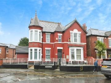 11 bedroom detached house for sale
