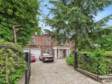 11 bedroom detached house for sale
