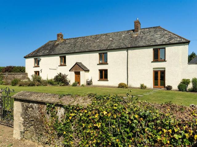 11 bedroom detached house for sale