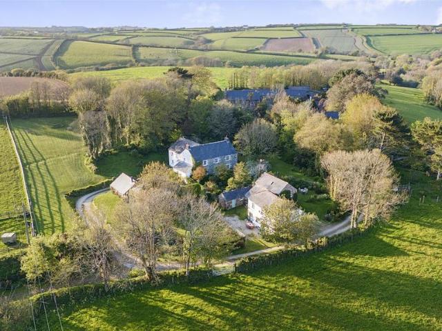 11 bedroom detached house for sale