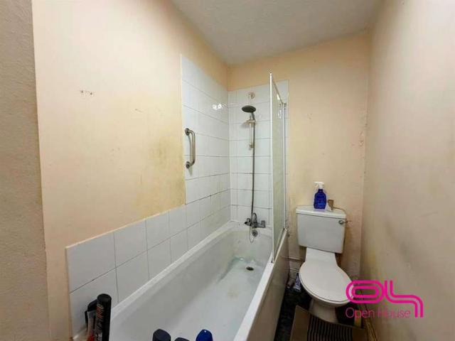 11 Bedroom Flat