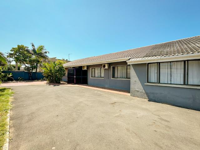 11 Bedroom House For Sale in Glenashley