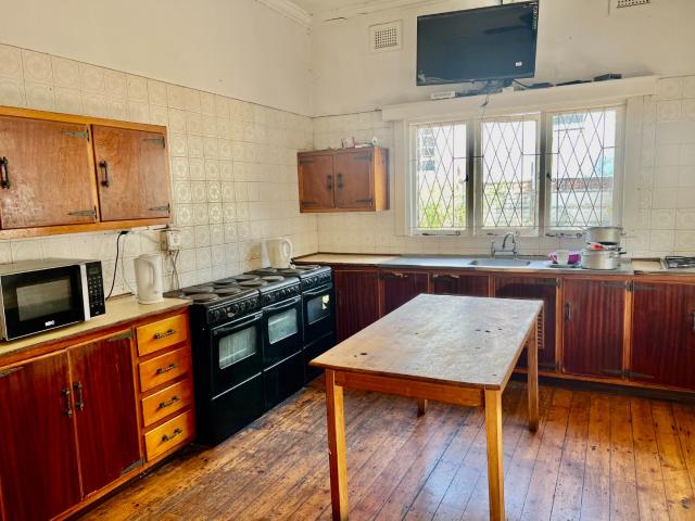 11 Bedroom House For Sale in Scottsville