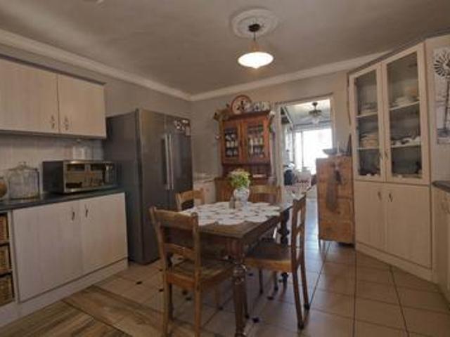 11 bedroom house in dana bay