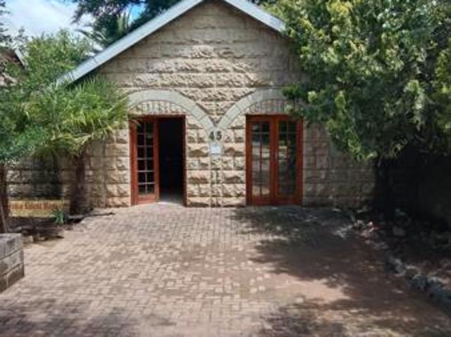 11 Bedroom House in Ladybrand