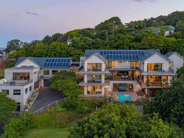 11 Bedroom House in Salt Rock