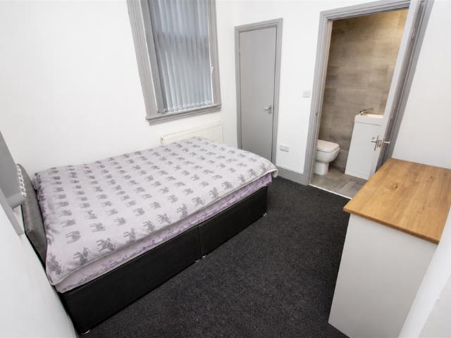 11 bedroom house to rent