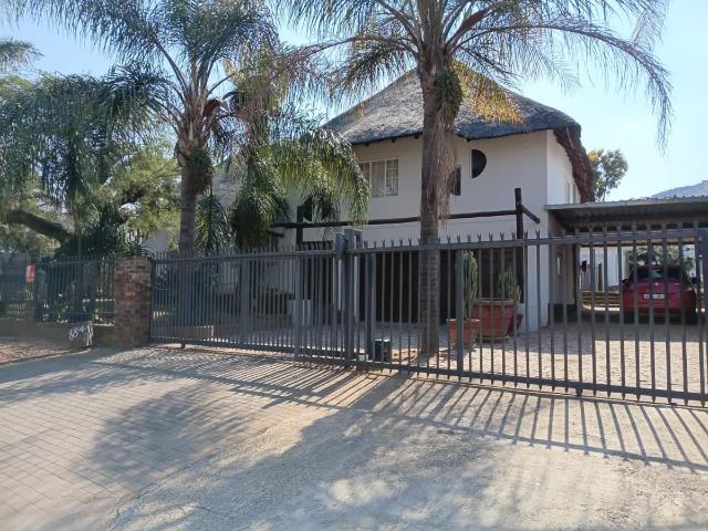 11 Bedroom house to rent in Suiderberg, Pretoria