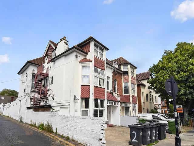 11 bedroom house for sale