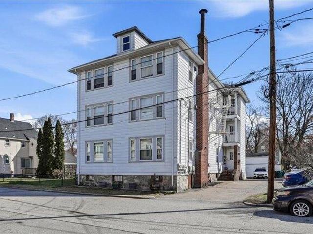 11 bedroom, Woonsocket RI 02895 104510630