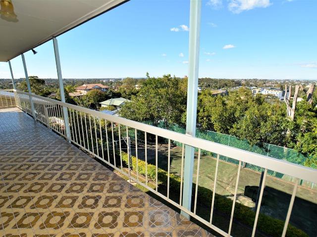 11 Belfort Street, STAFFORD HEIGHTS, QLD 4053