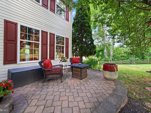 11 Belmont Circle
